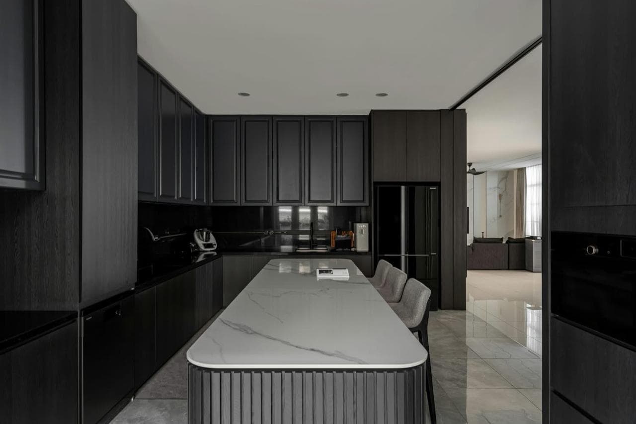 Contemporary Black Kitchen